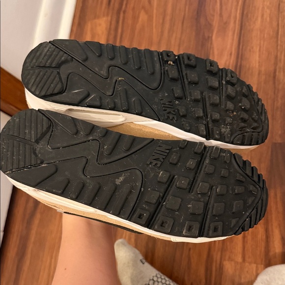 Nike Air Max Women’s - Picture 4 of 6